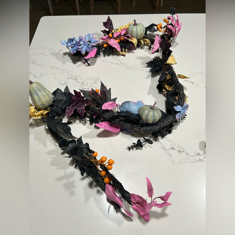 NEW Valery Madelyn Fall Halloween Garland w/ Lights, 4.6 ft Pre-Lit
